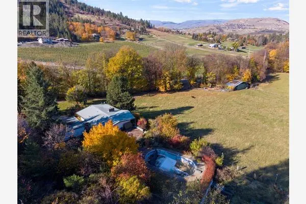 6709 Cosens Bay Road