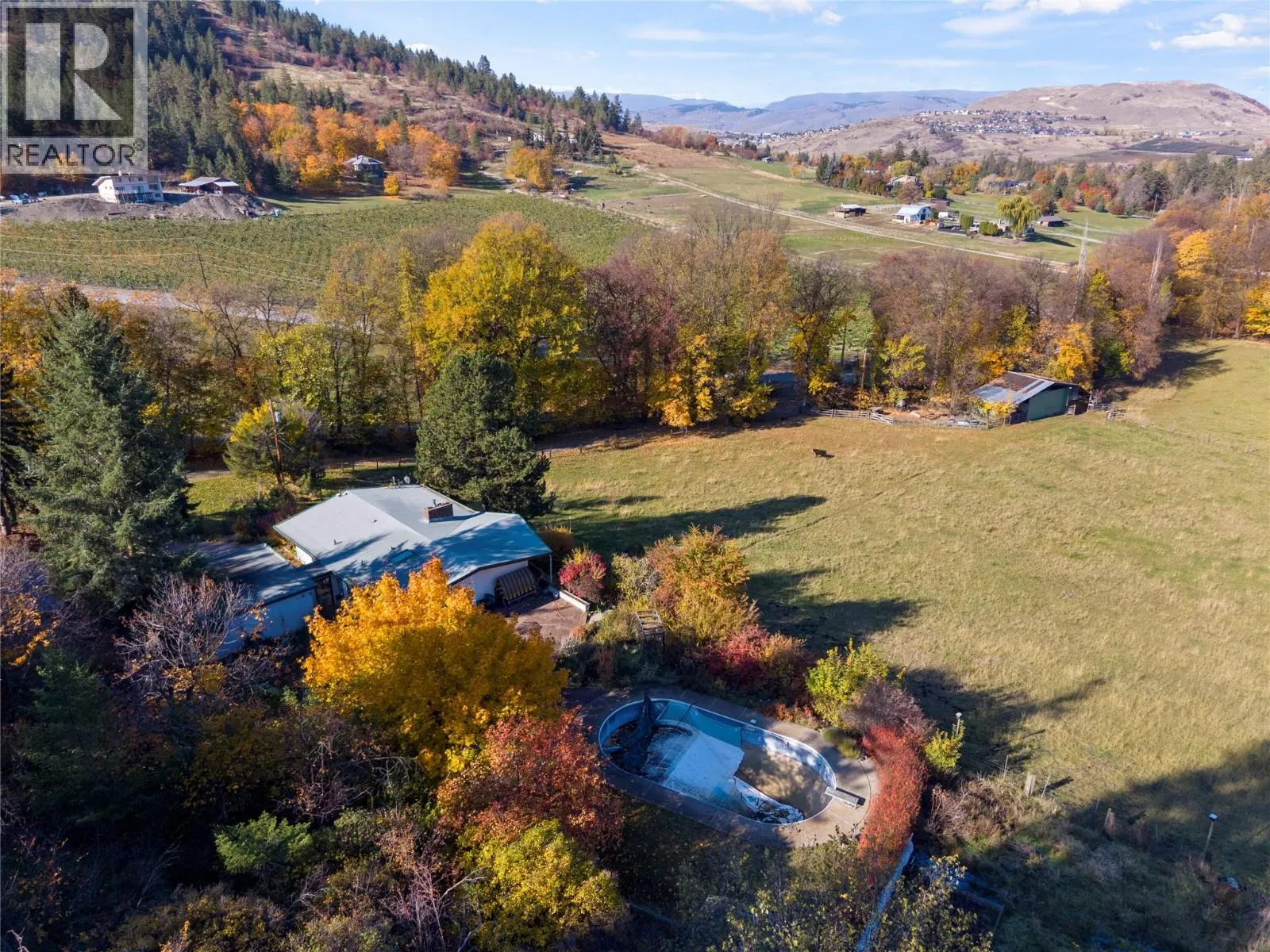 6709 Cosens Bay Road