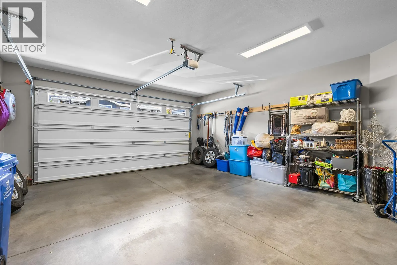 3352 Hawks Crescent