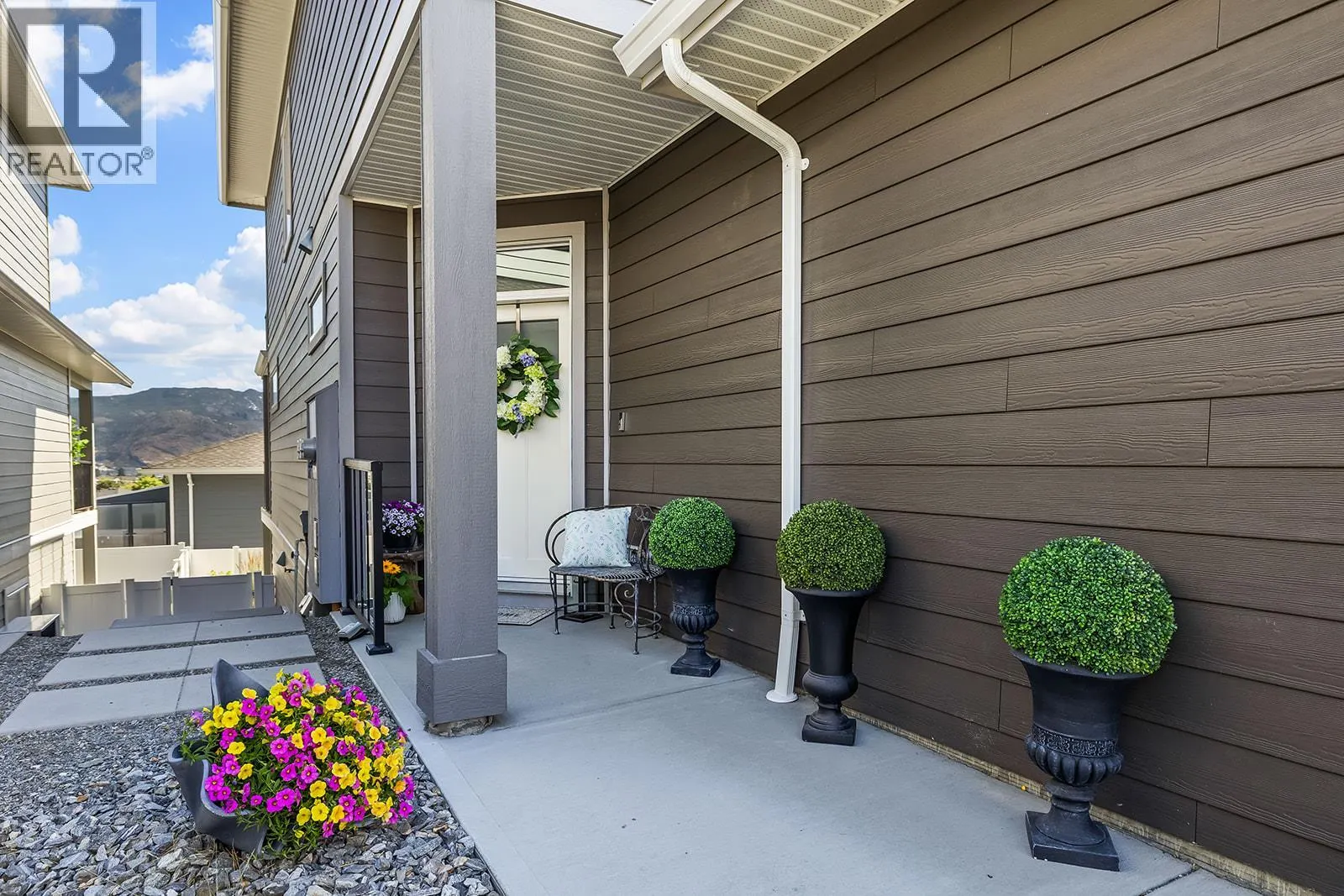 3352 Hawks Crescent