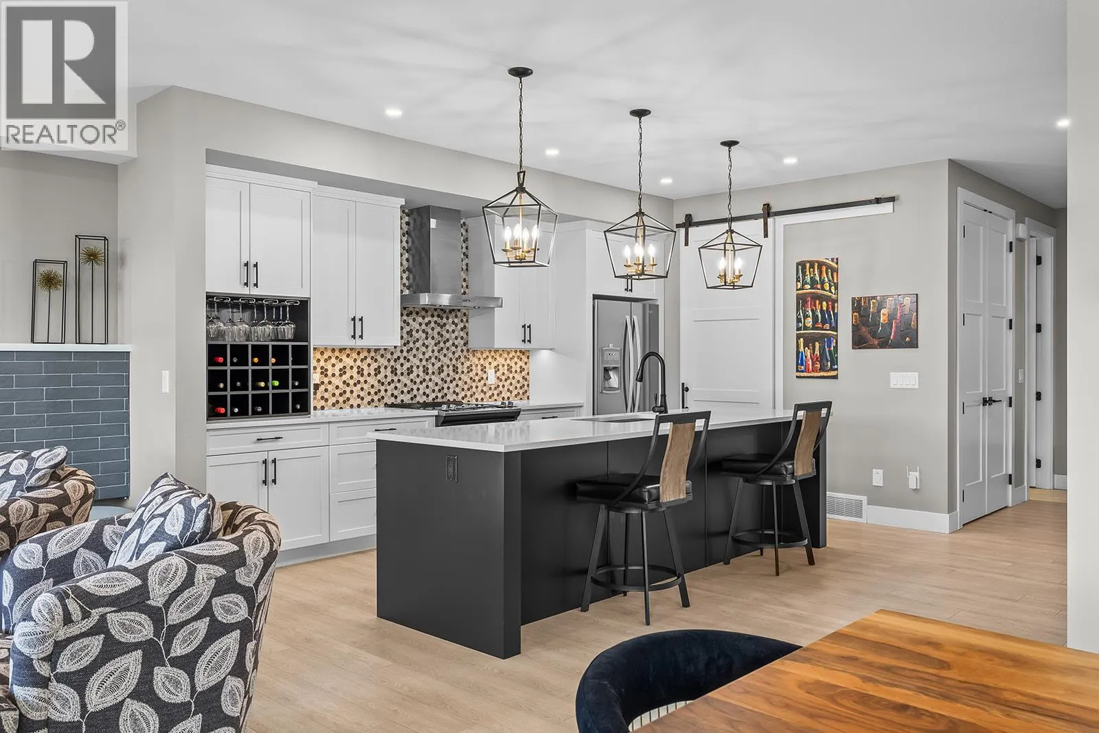 3352 Hawks Crescent
