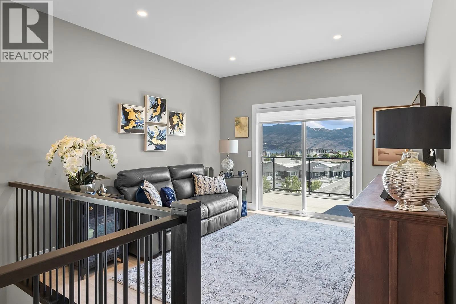 3352 Hawks Crescent