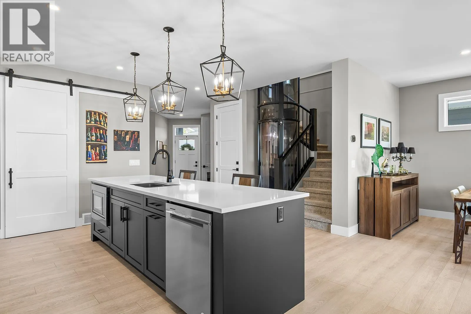 3352 Hawks Crescent