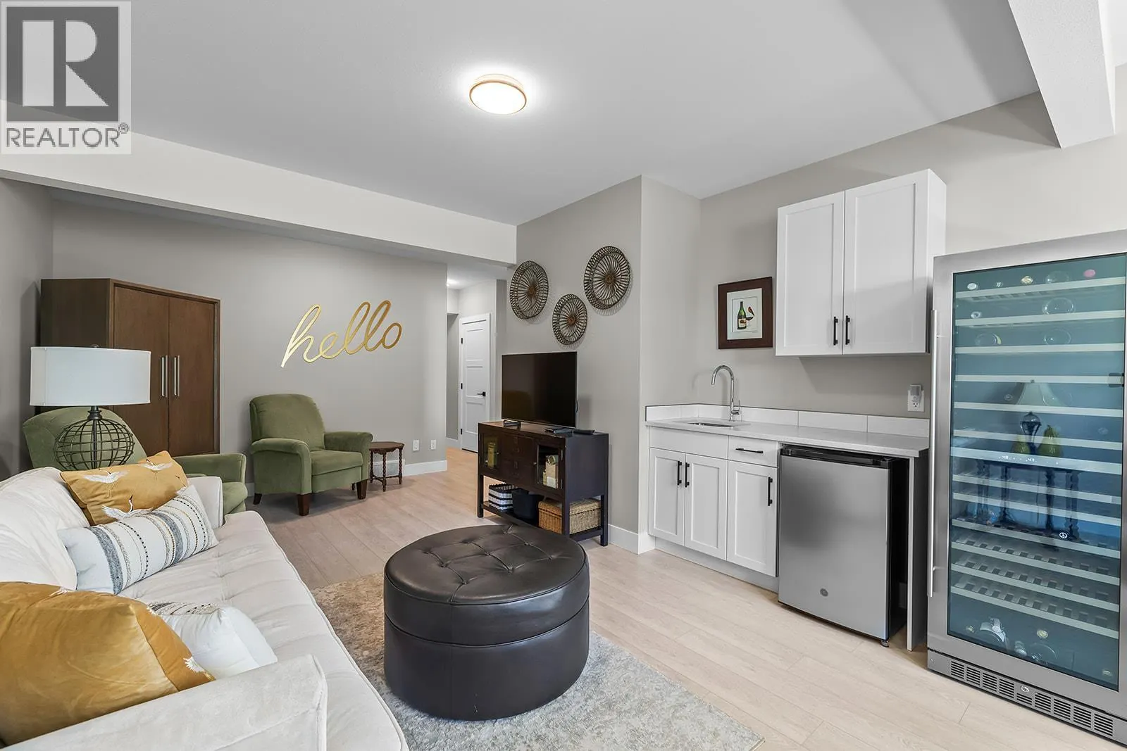 3352 Hawks Crescent