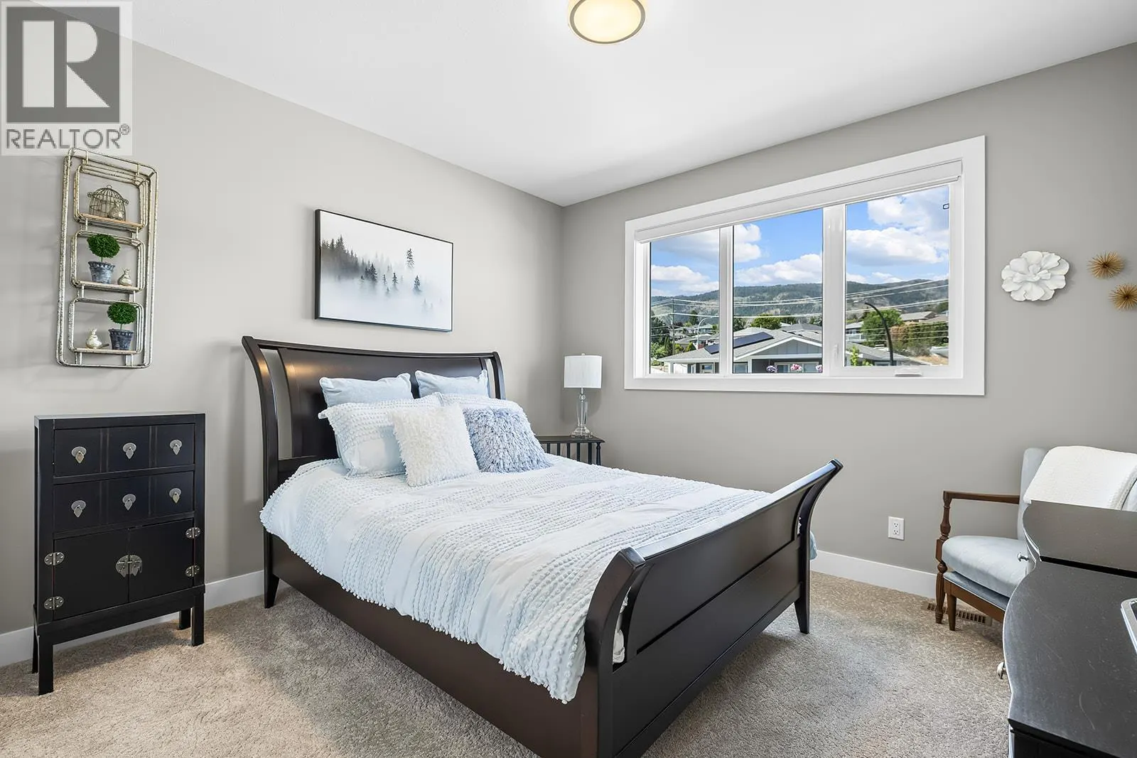 3352 Hawks Crescent