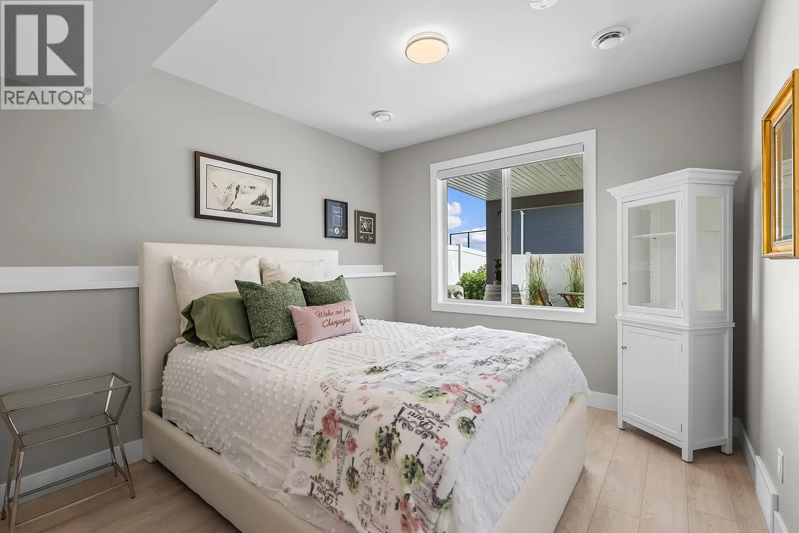 3352 Hawks Crescent