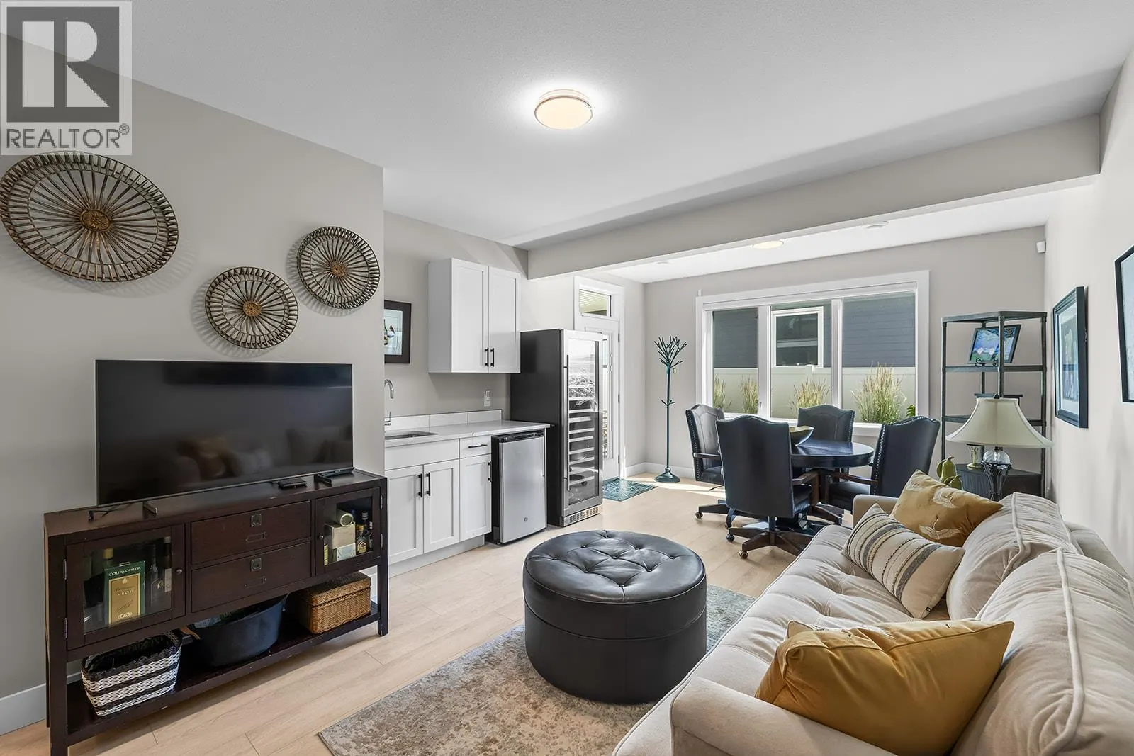 3352 Hawks Crescent