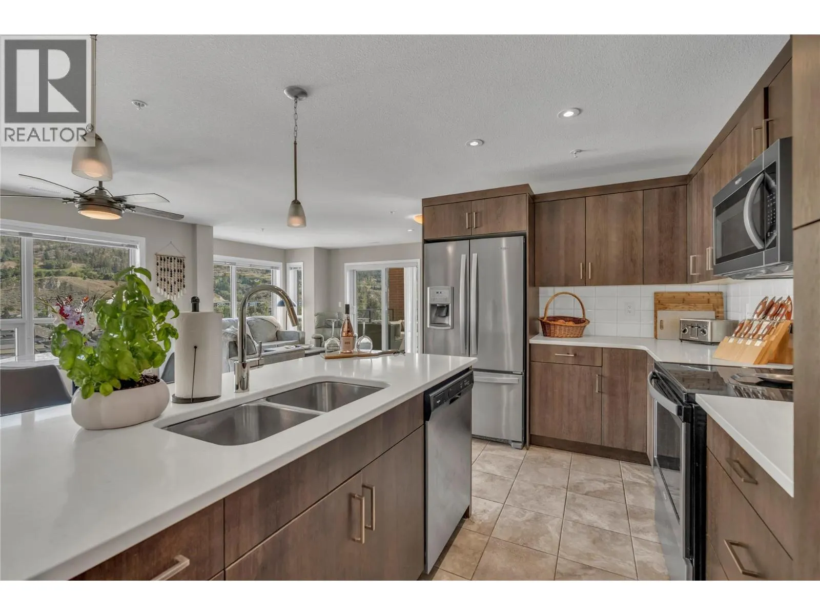 3388 Skaha Lake Road Unit# 807