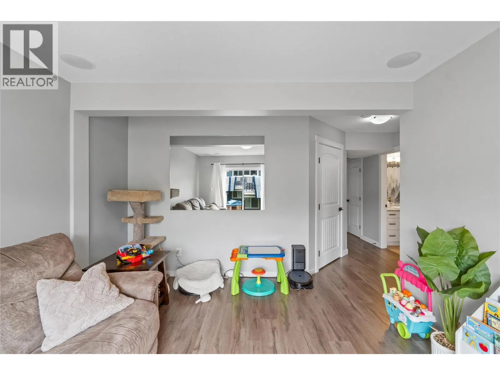 2592 Crestline Street Unit# 9