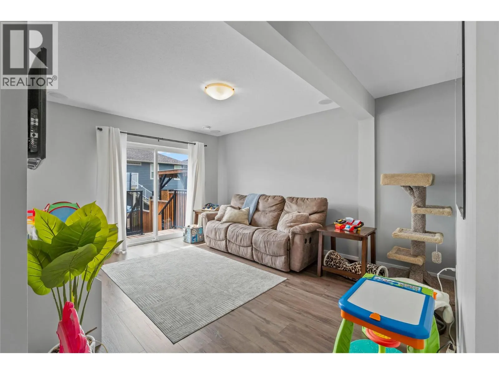 2592 Crestline Street Unit# 9