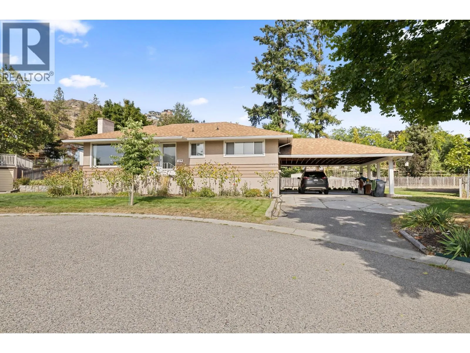 1440 Glenaire Crescent