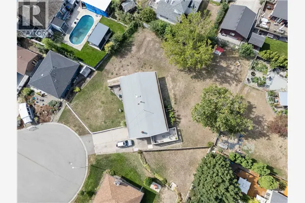 1440 Glenaire Crescent