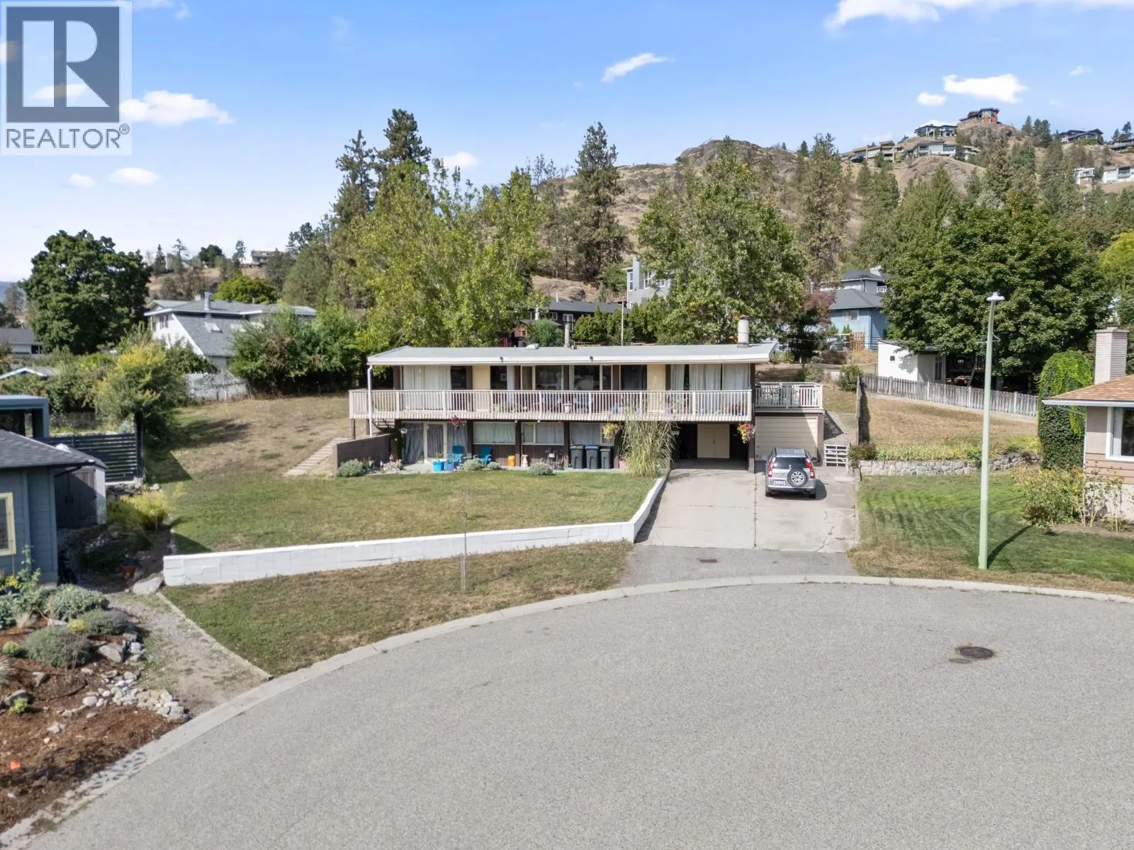 1440 Glenaire Crescent