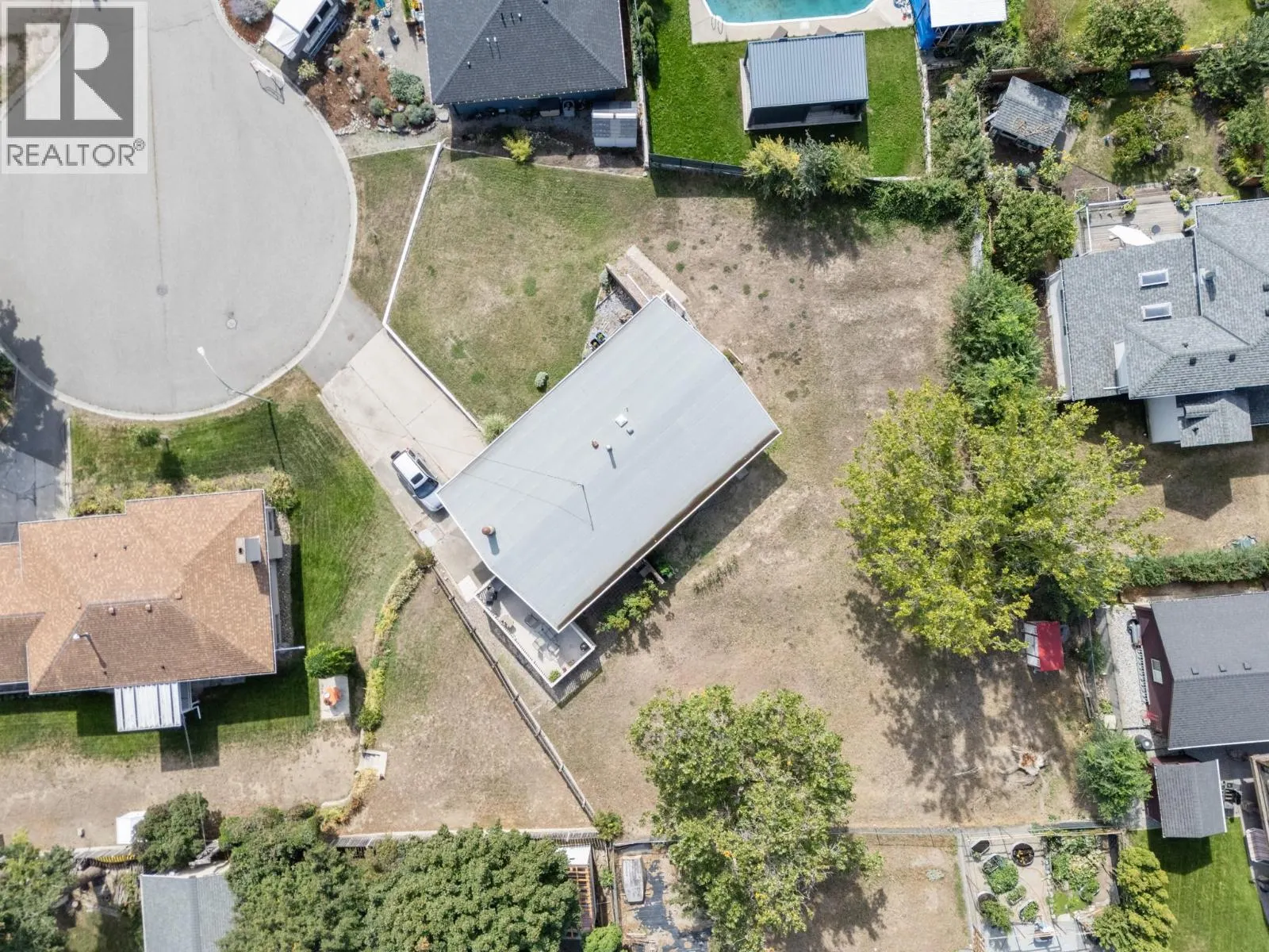 1440 Glenaire Crescent