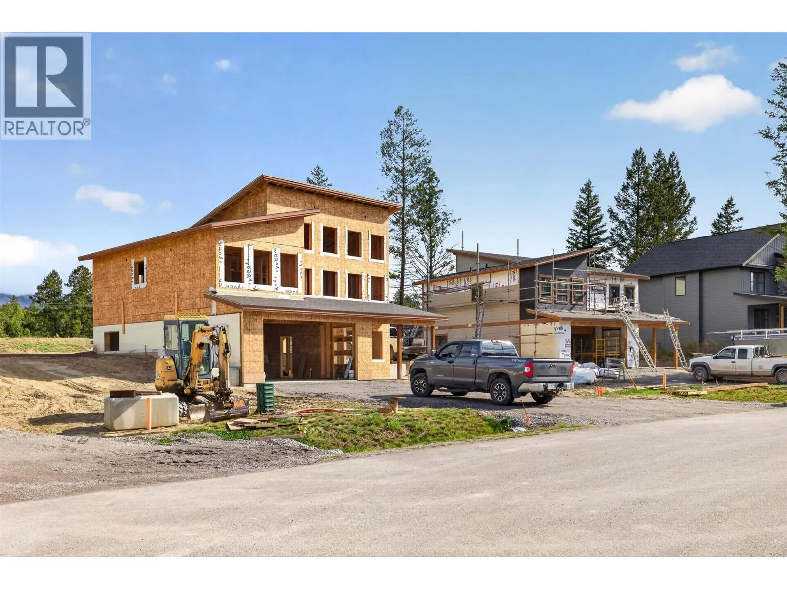1208 Swansea Crescent