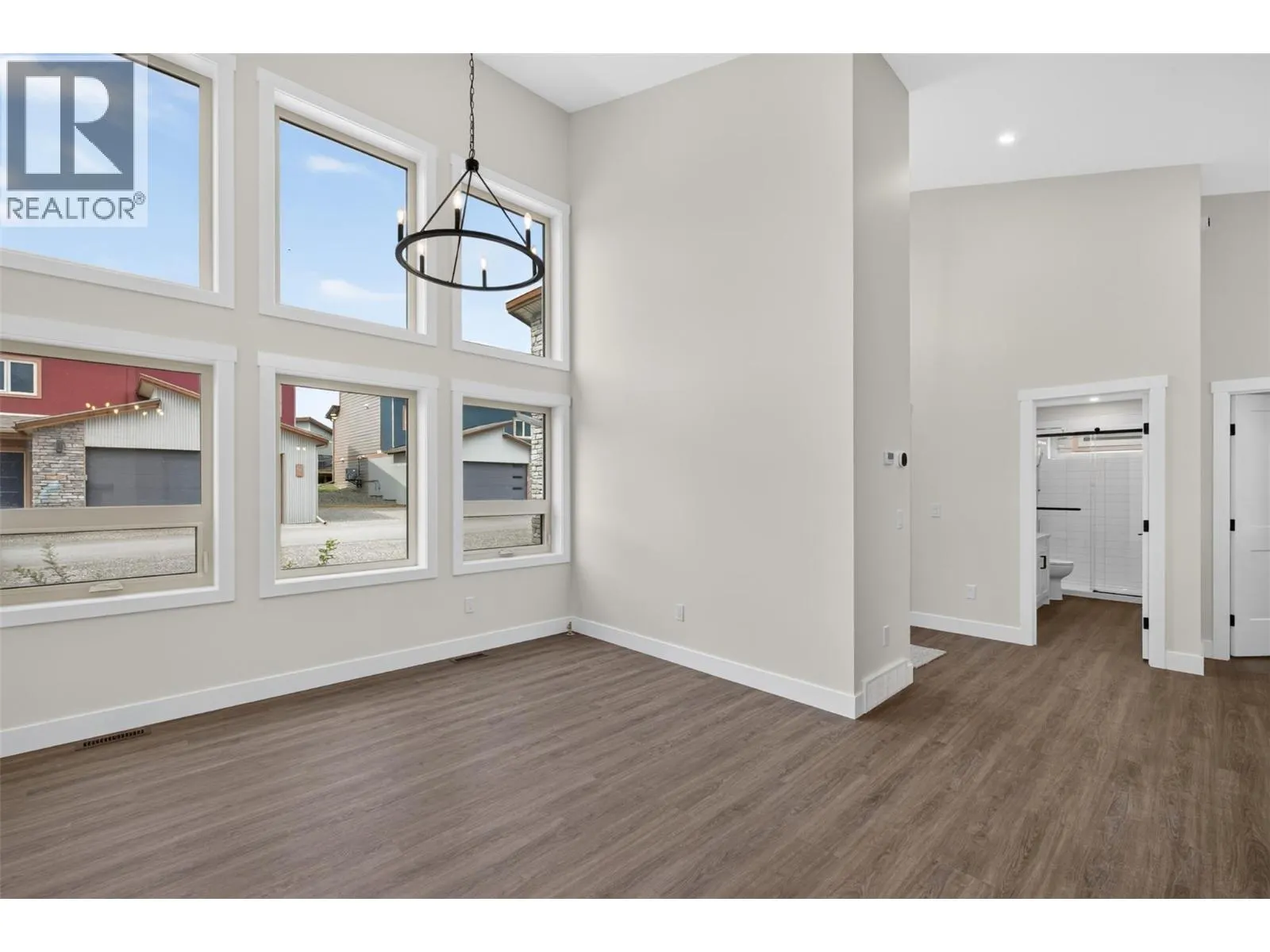 1208 Swansea Crescent