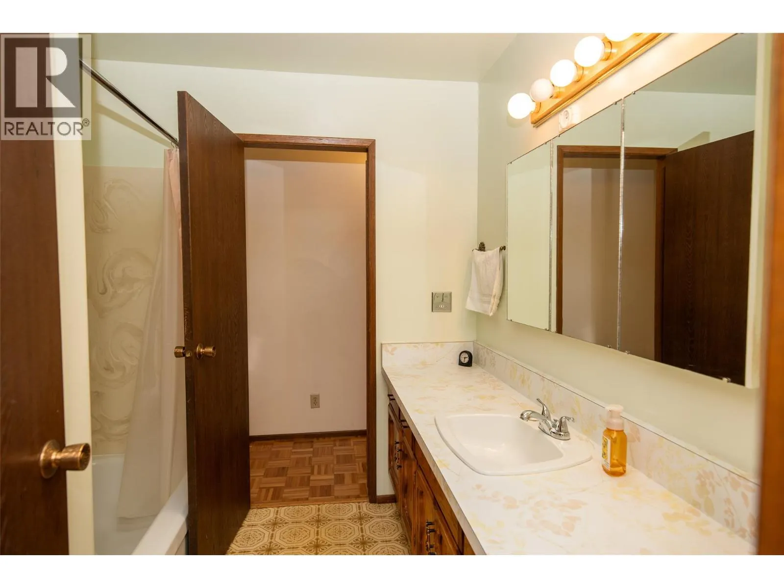 376 Conklin Avenue