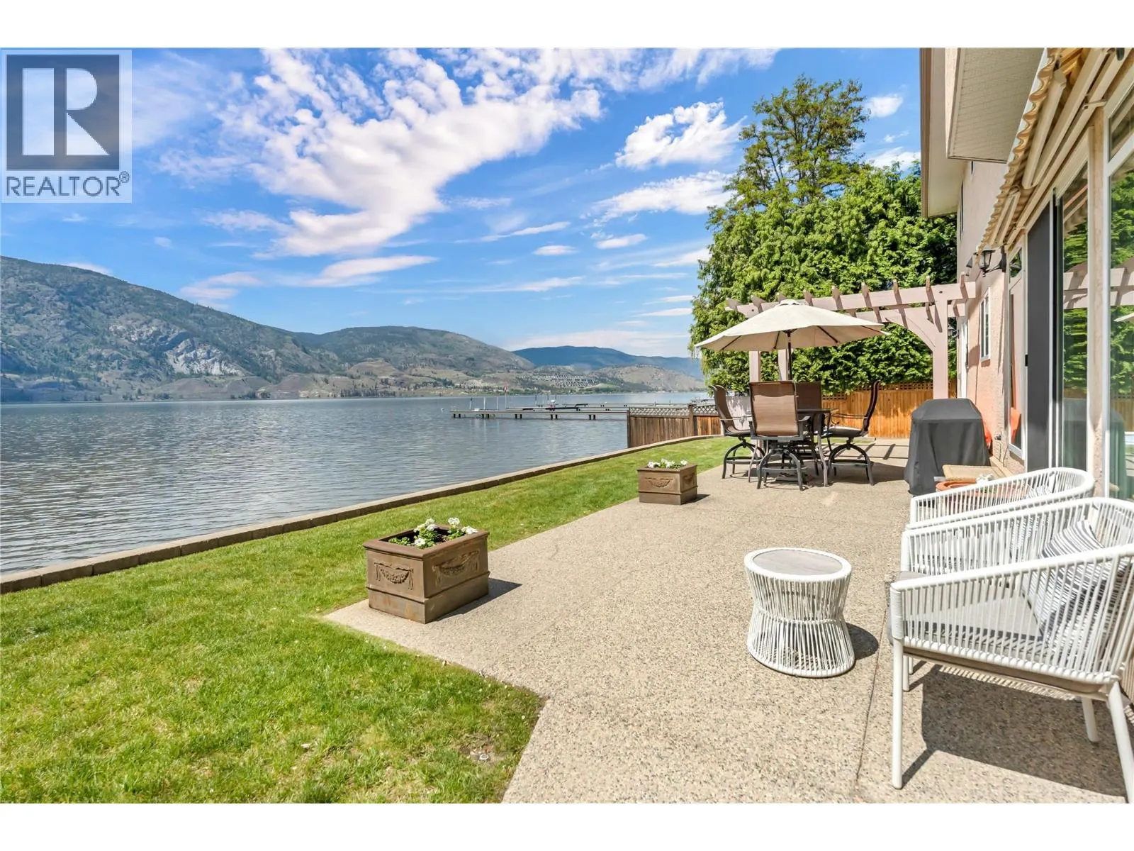 4597 Lakeside Road