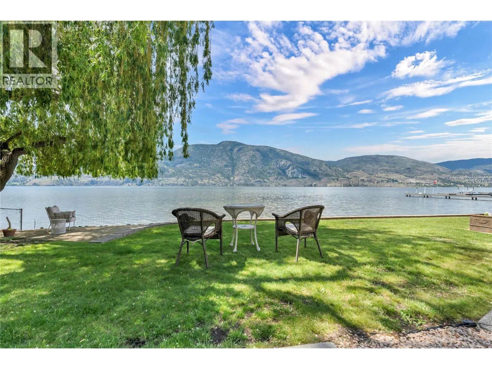 4597 Lakeside Road