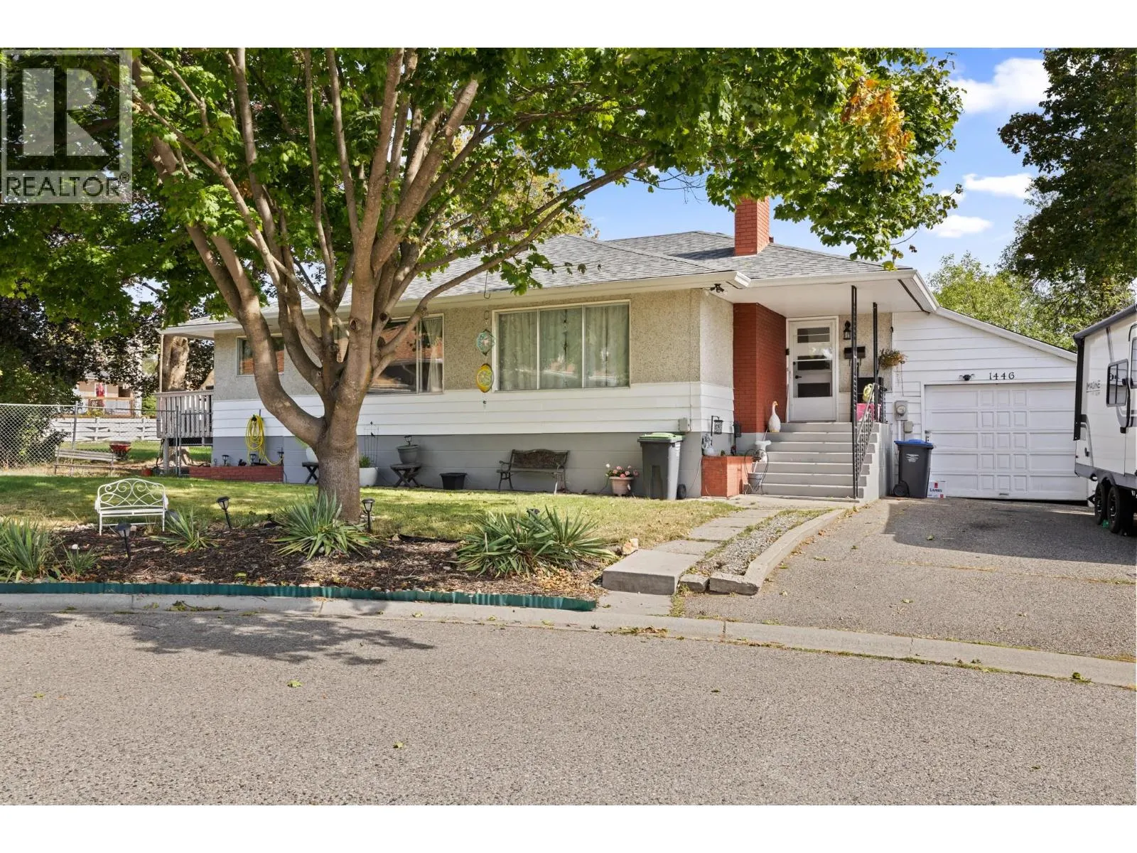 1446 Glenaire Crescent