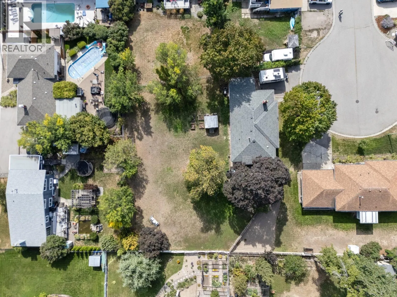 1446 Glenaire Crescent