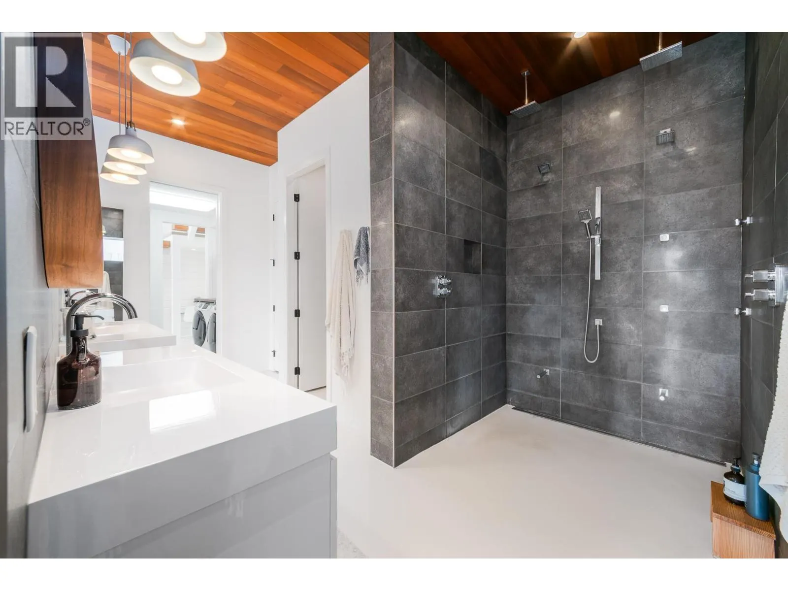 2559 Crown Crest Drive