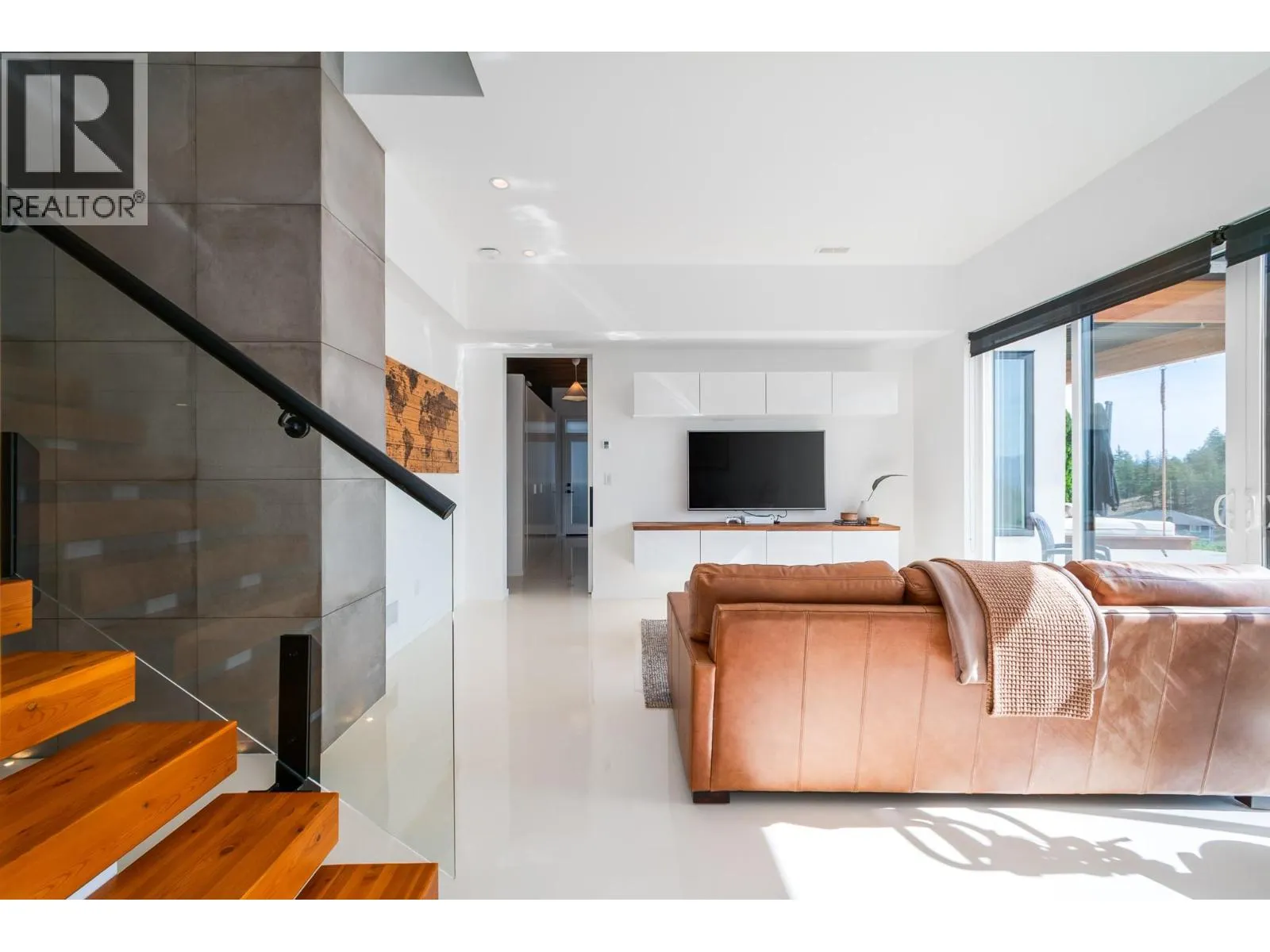 2559 Crown Crest Drive