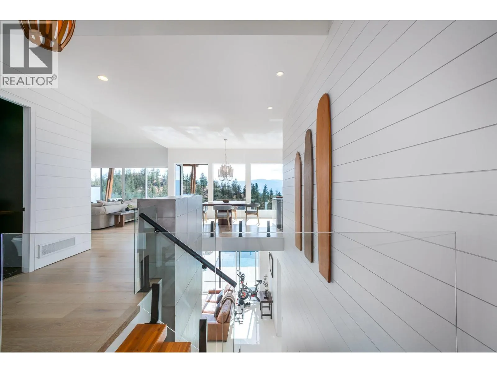 2559 Crown Crest Drive