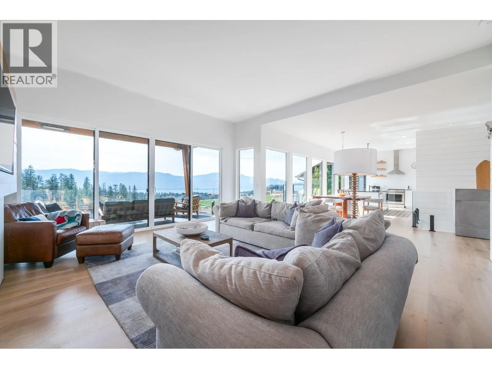 2559 Crown Crest Drive