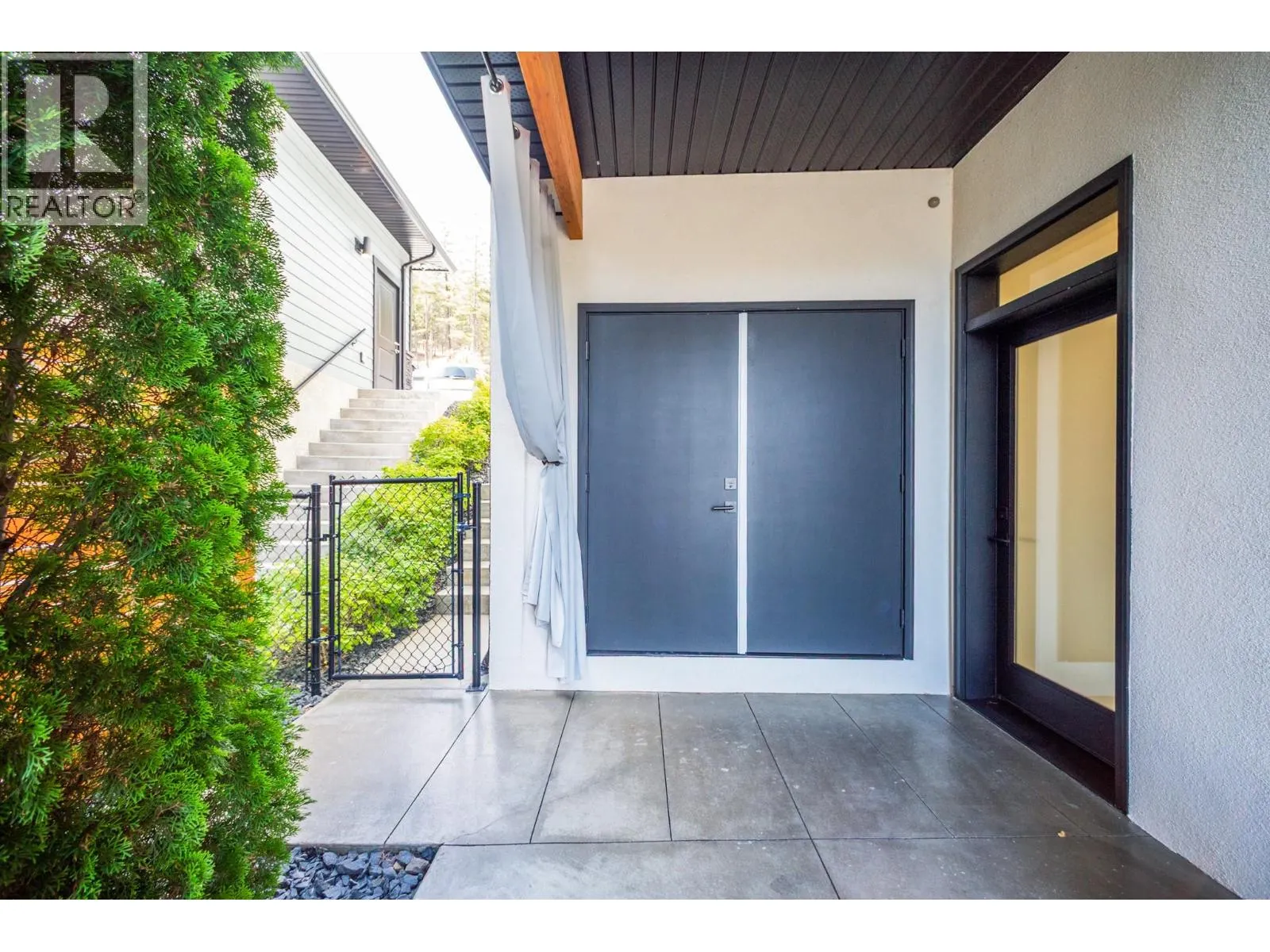 2559 Crown Crest Drive