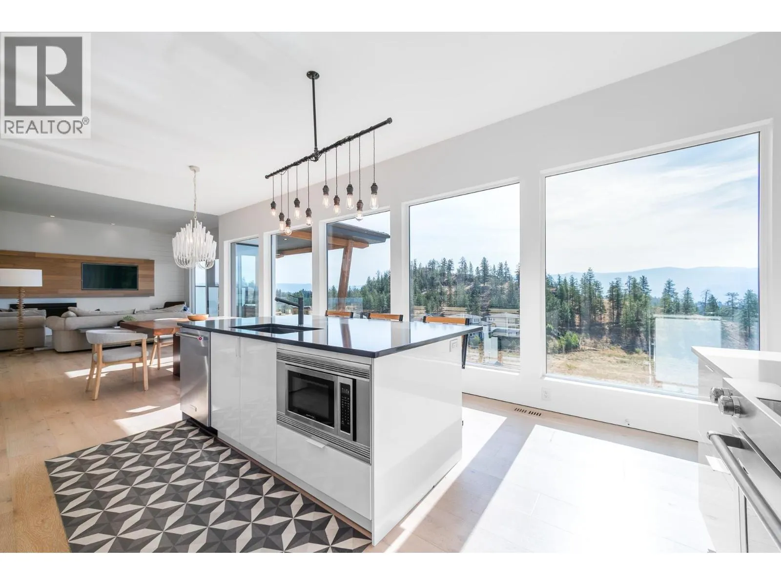 2559 Crown Crest Drive