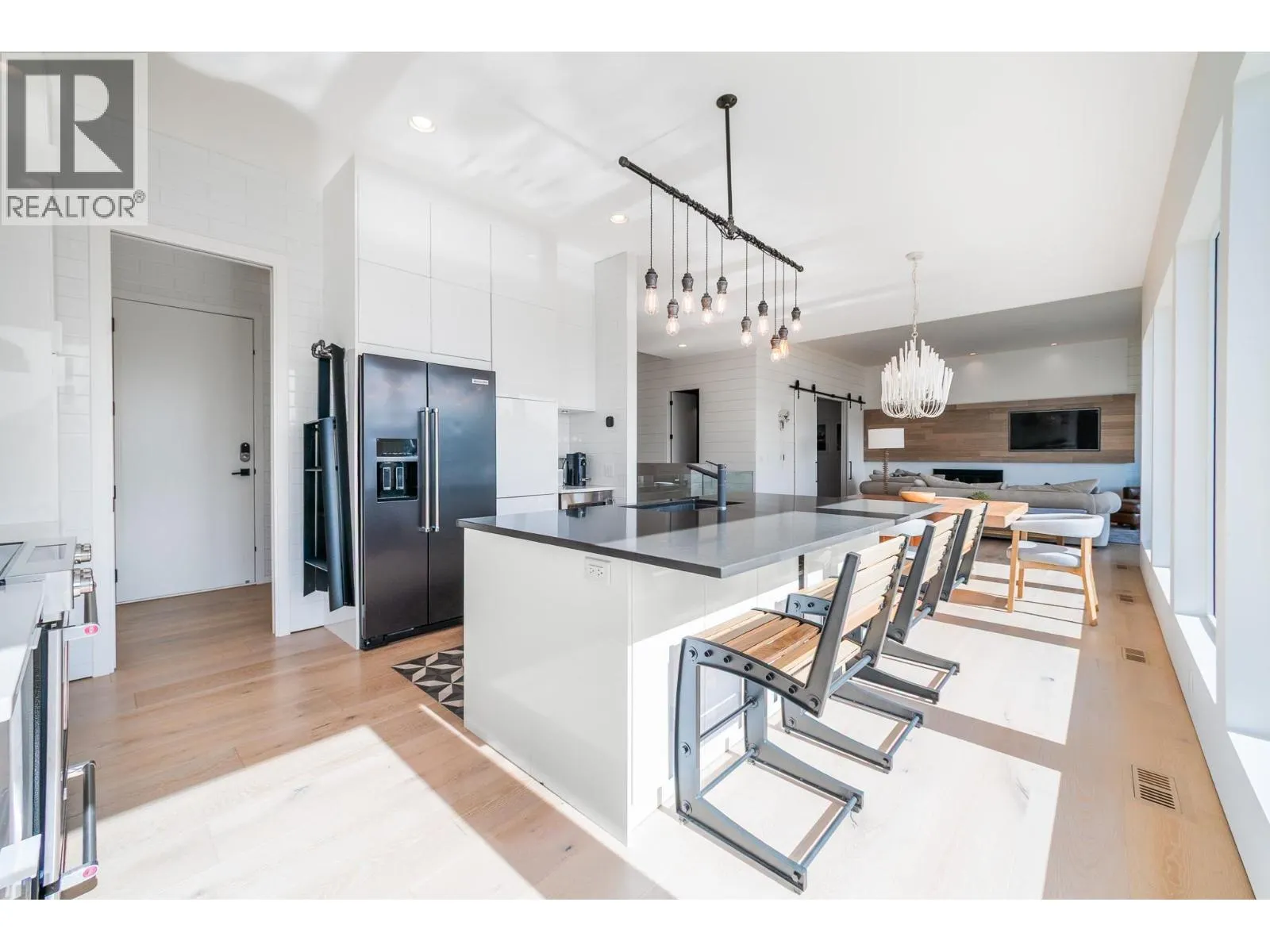 2559 Crown Crest Drive