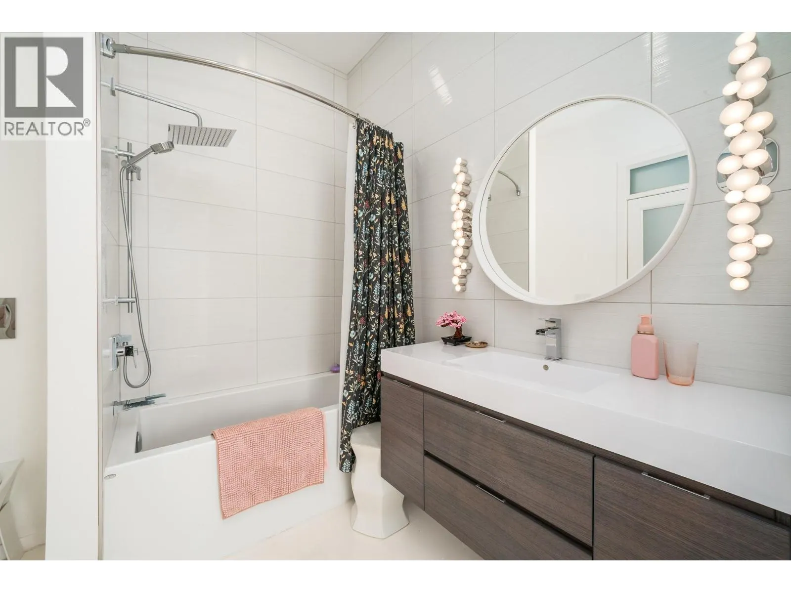 2559 Crown Crest Drive