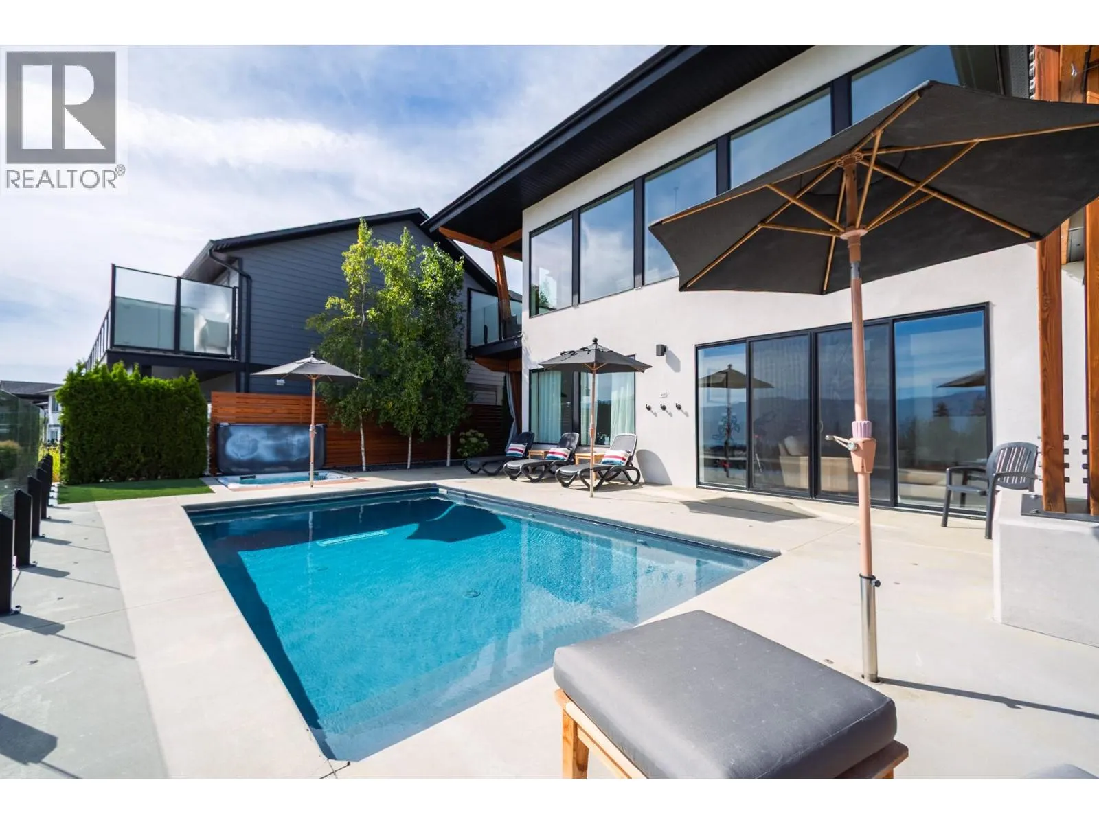 2559 Crown Crest Drive