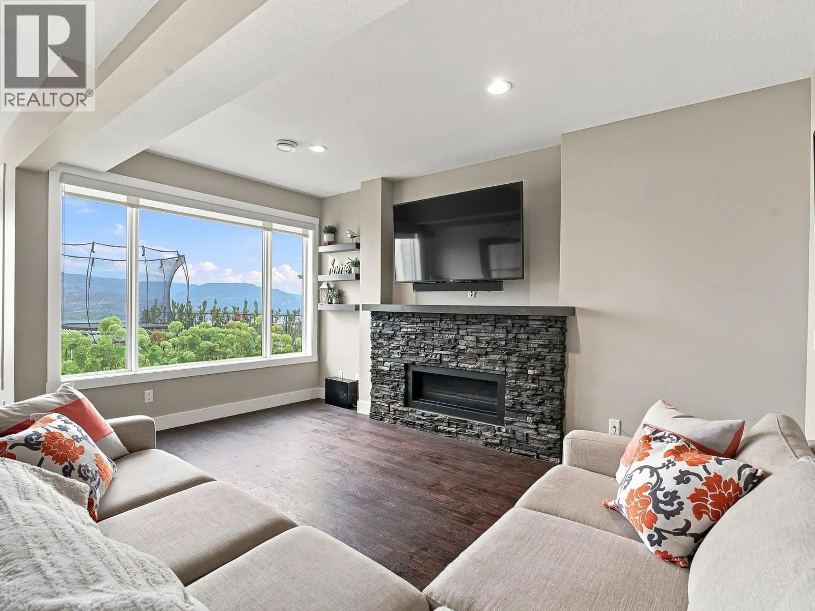5590 Trestle Ridge Court