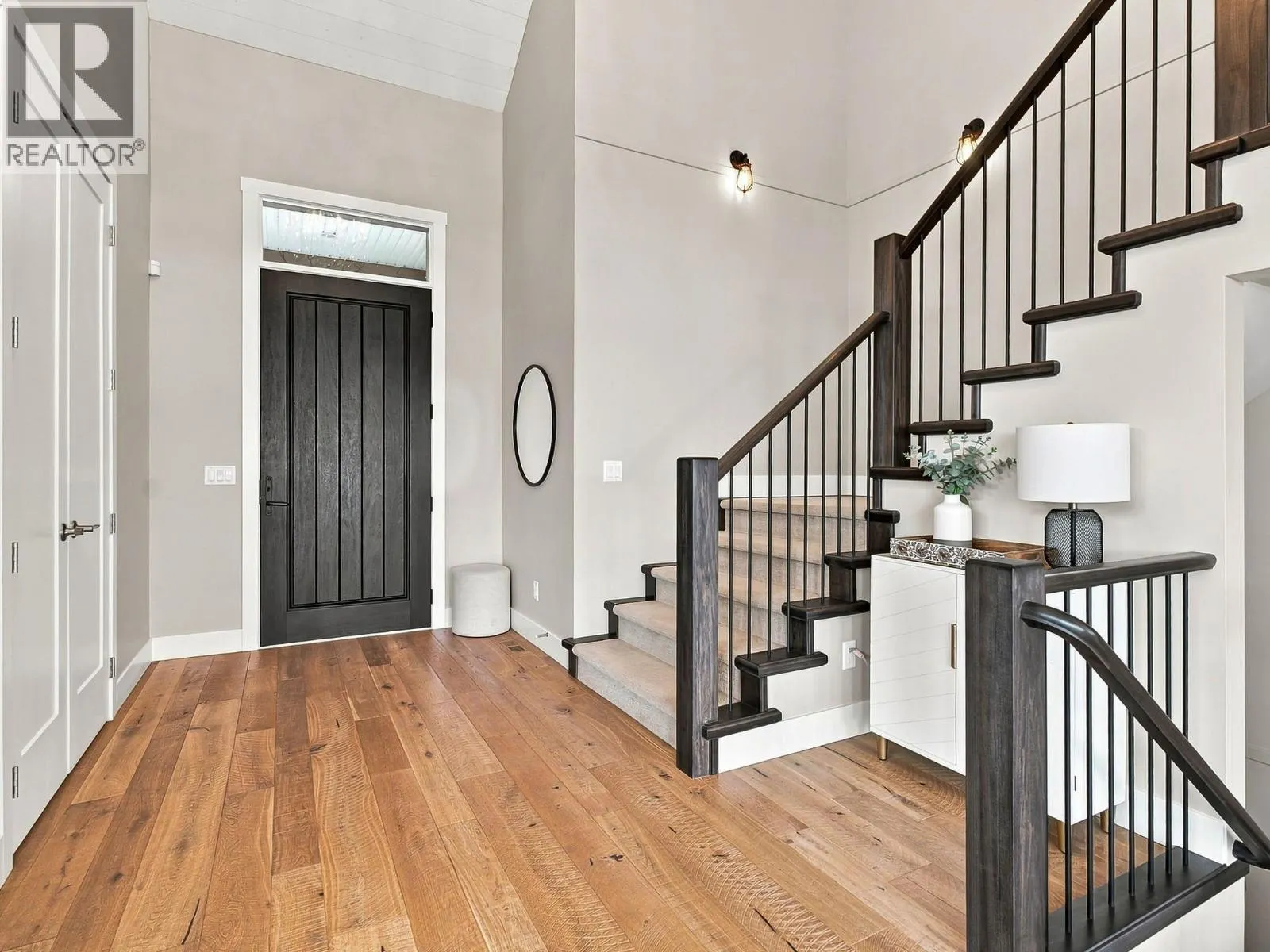 5590 Trestle Ridge Court
