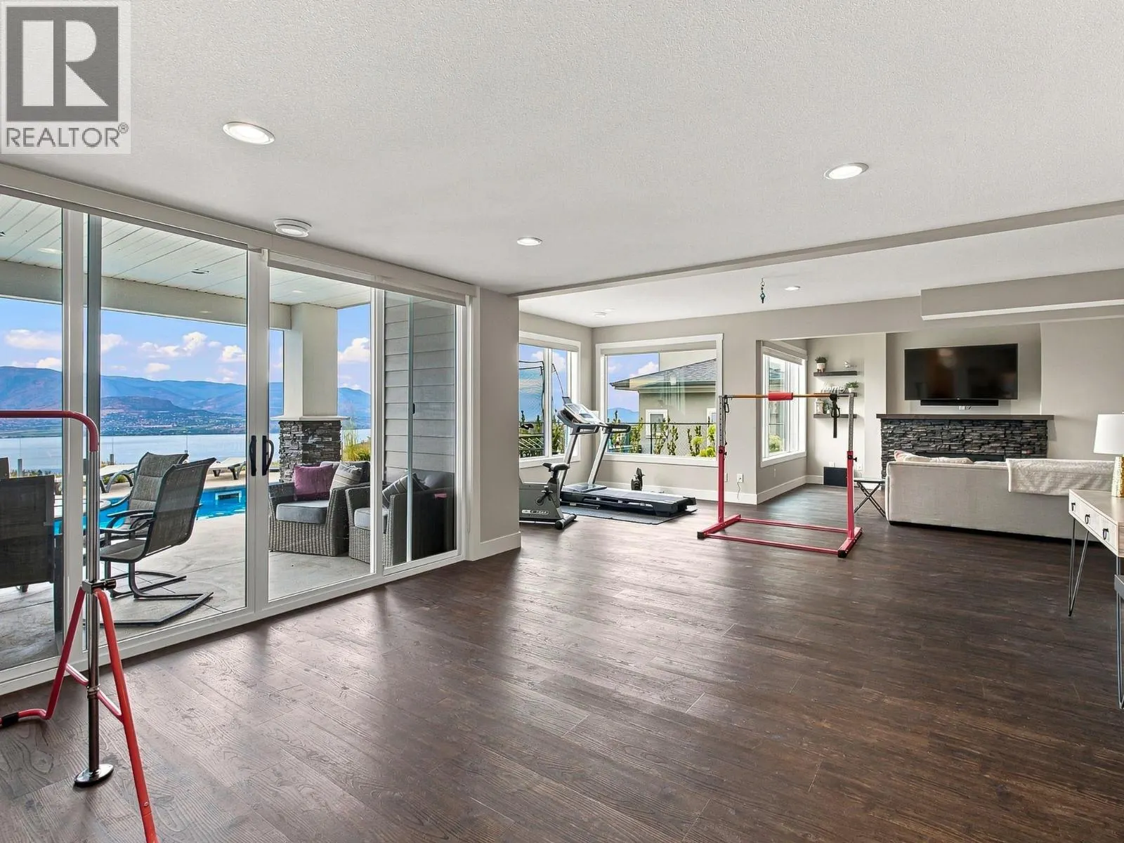 5590 Trestle Ridge Court