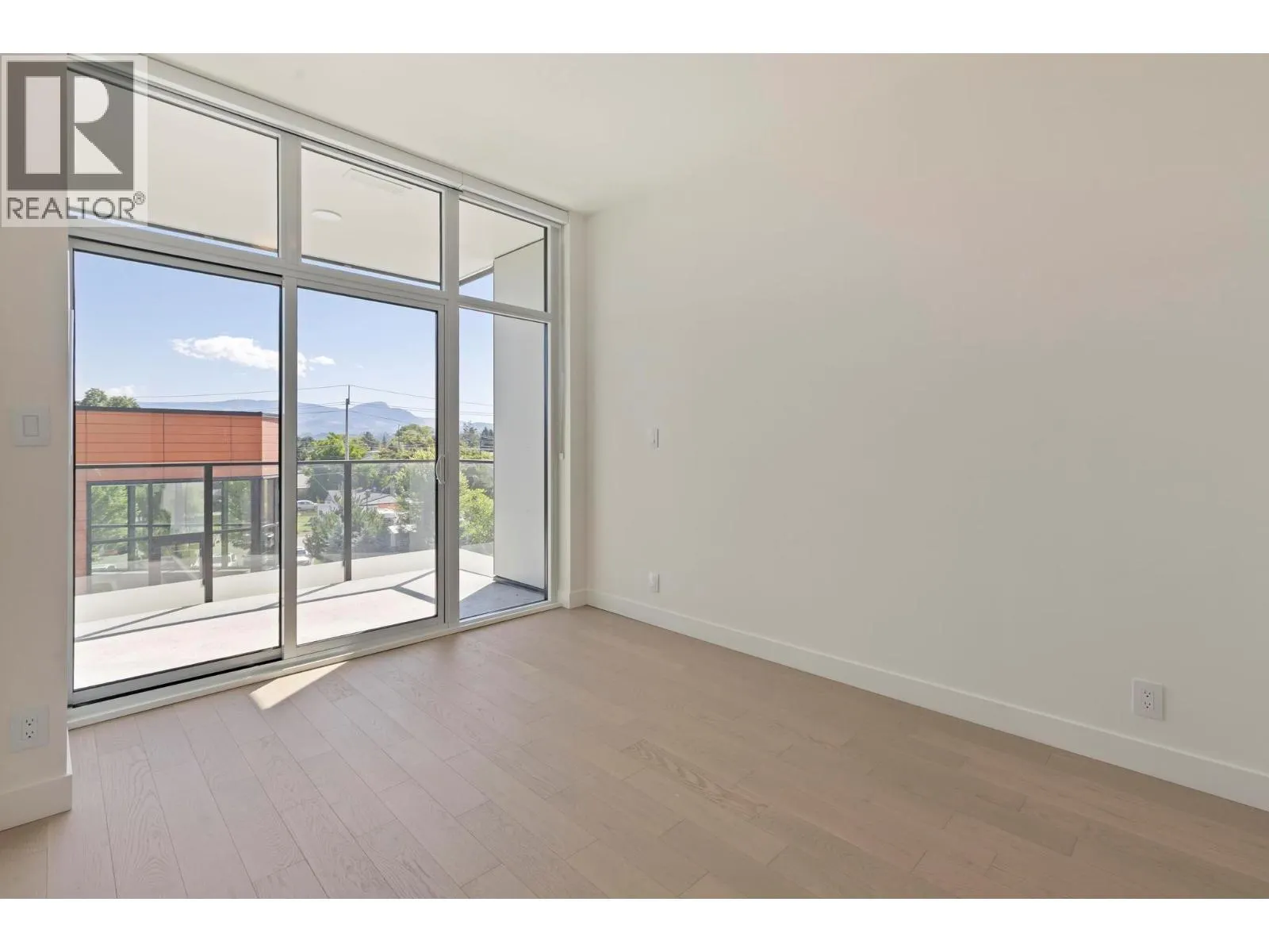 3409 Lakeshore Road Unit# 303