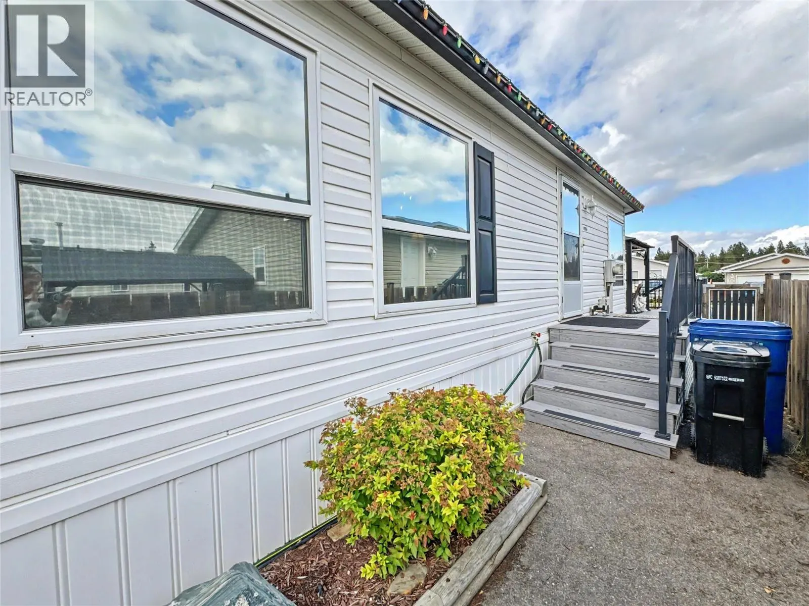 355 MISSION Crescent