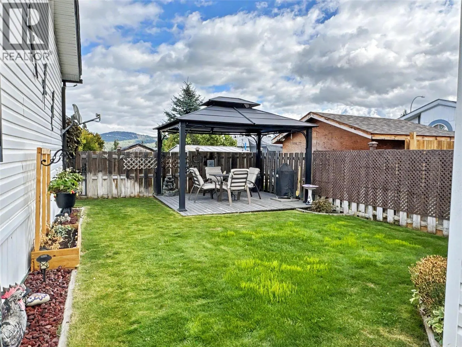 355 MISSION Crescent