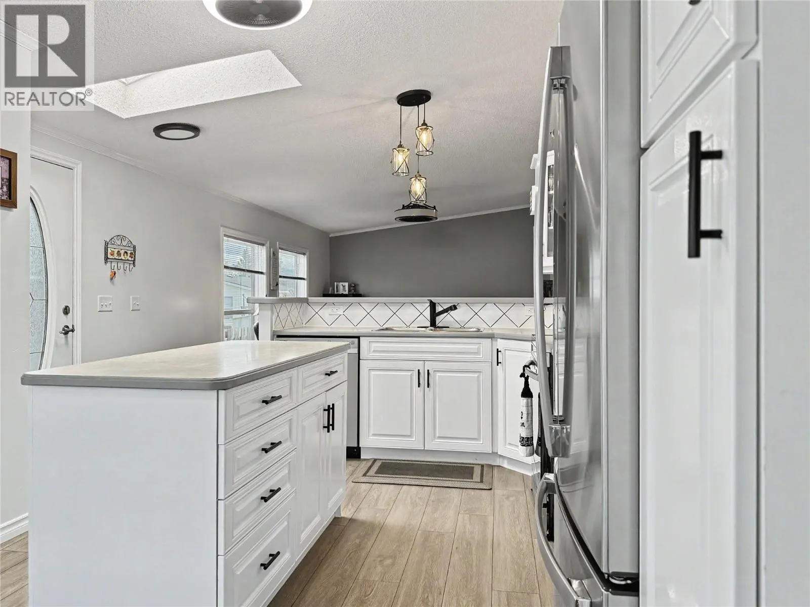 355 MISSION Crescent