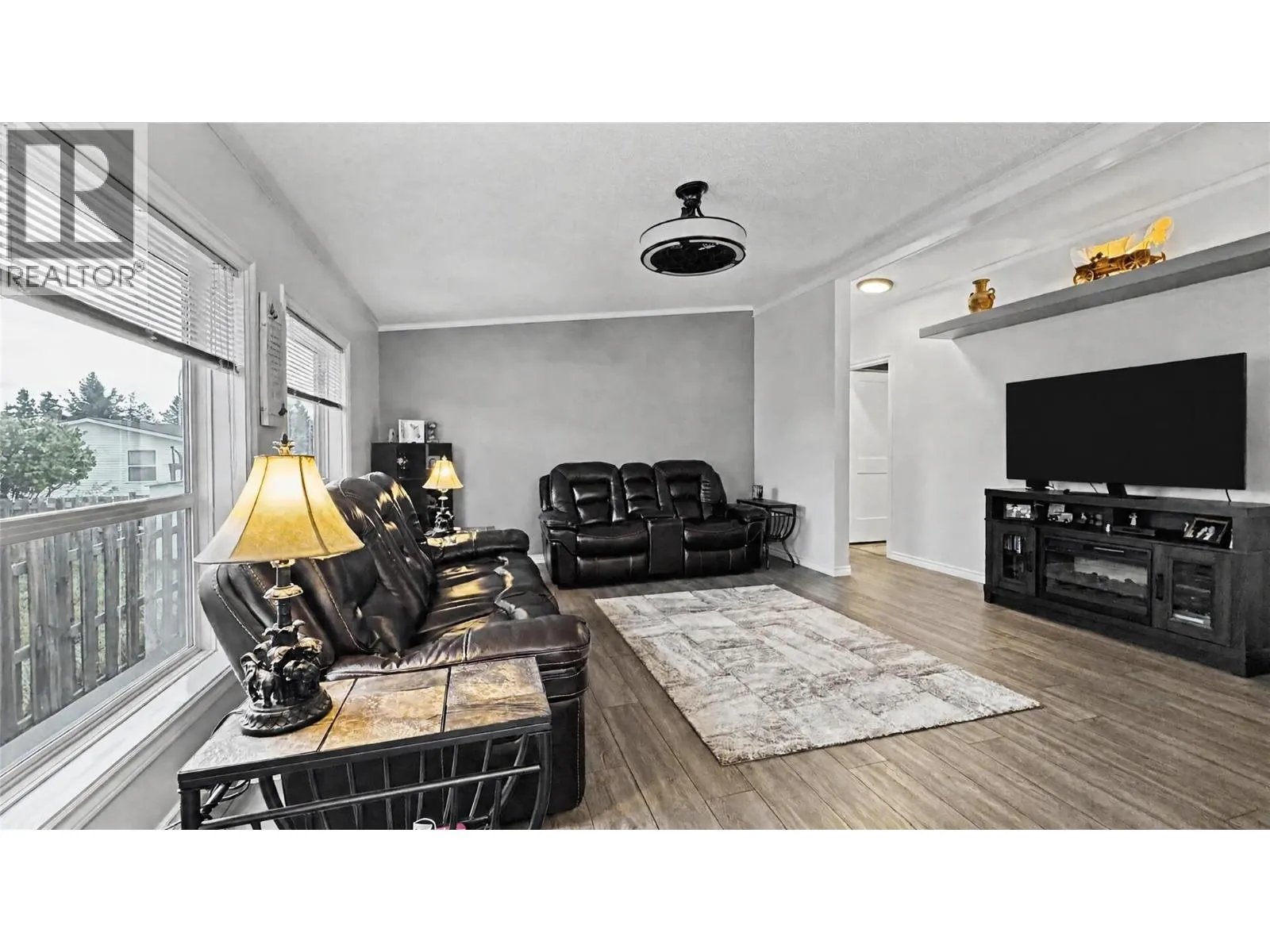 355 MISSION Crescent