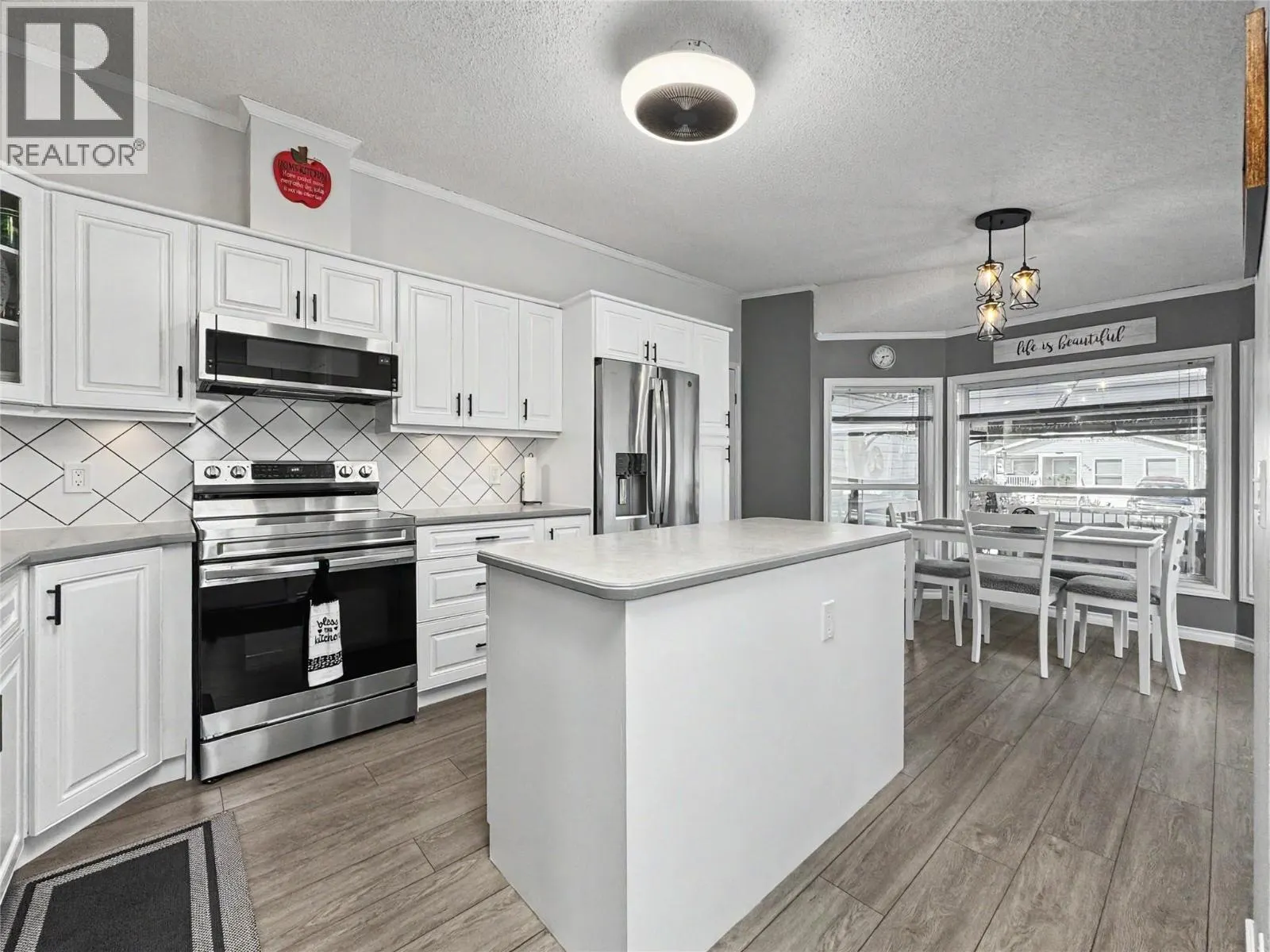 355 MISSION Crescent