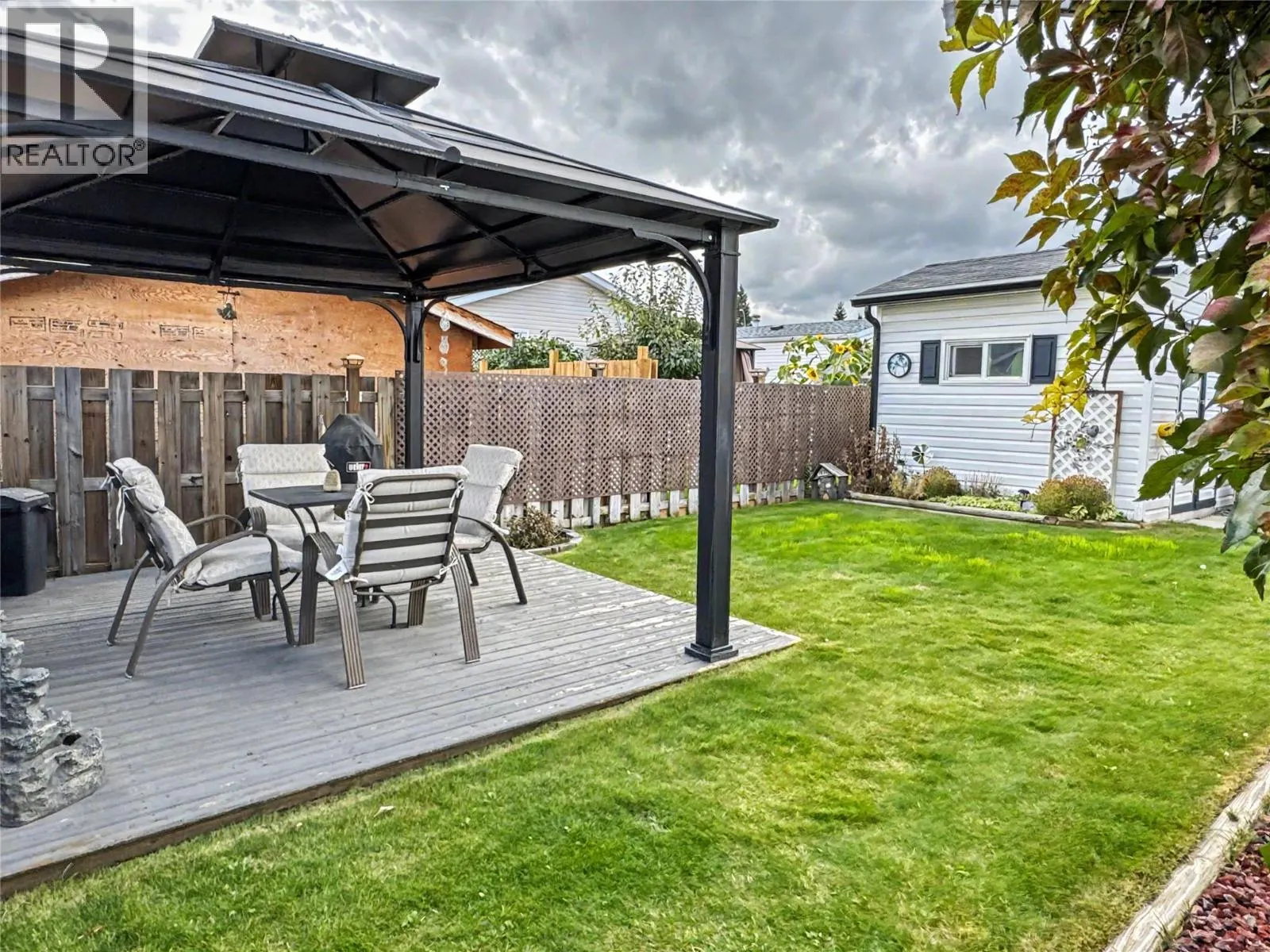 355 MISSION Crescent