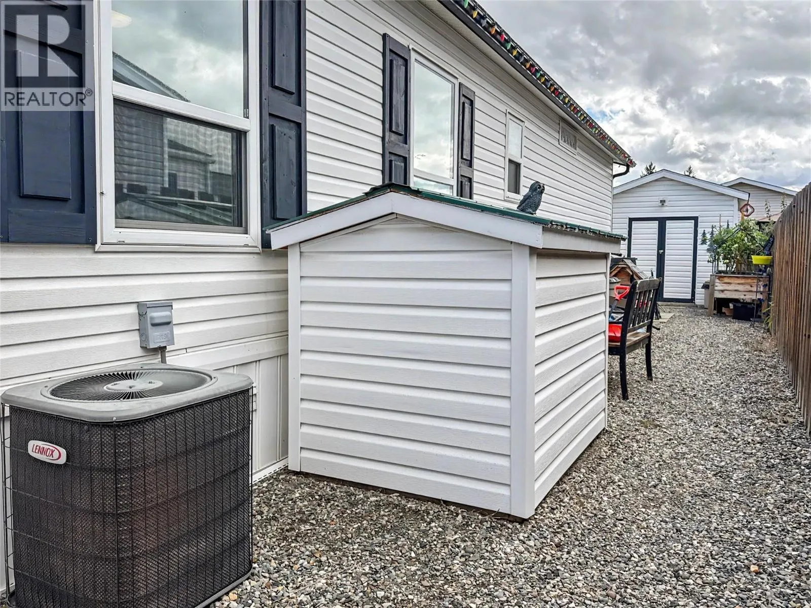 355 MISSION Crescent