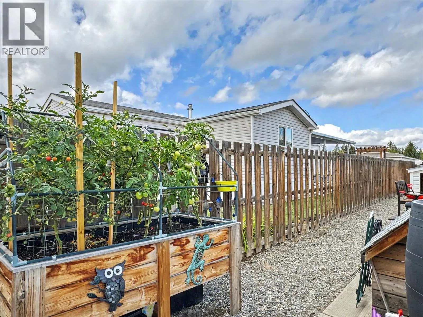 355 MISSION Crescent
