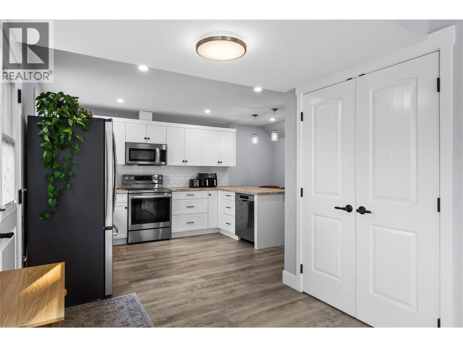 2180 Sunview Drive