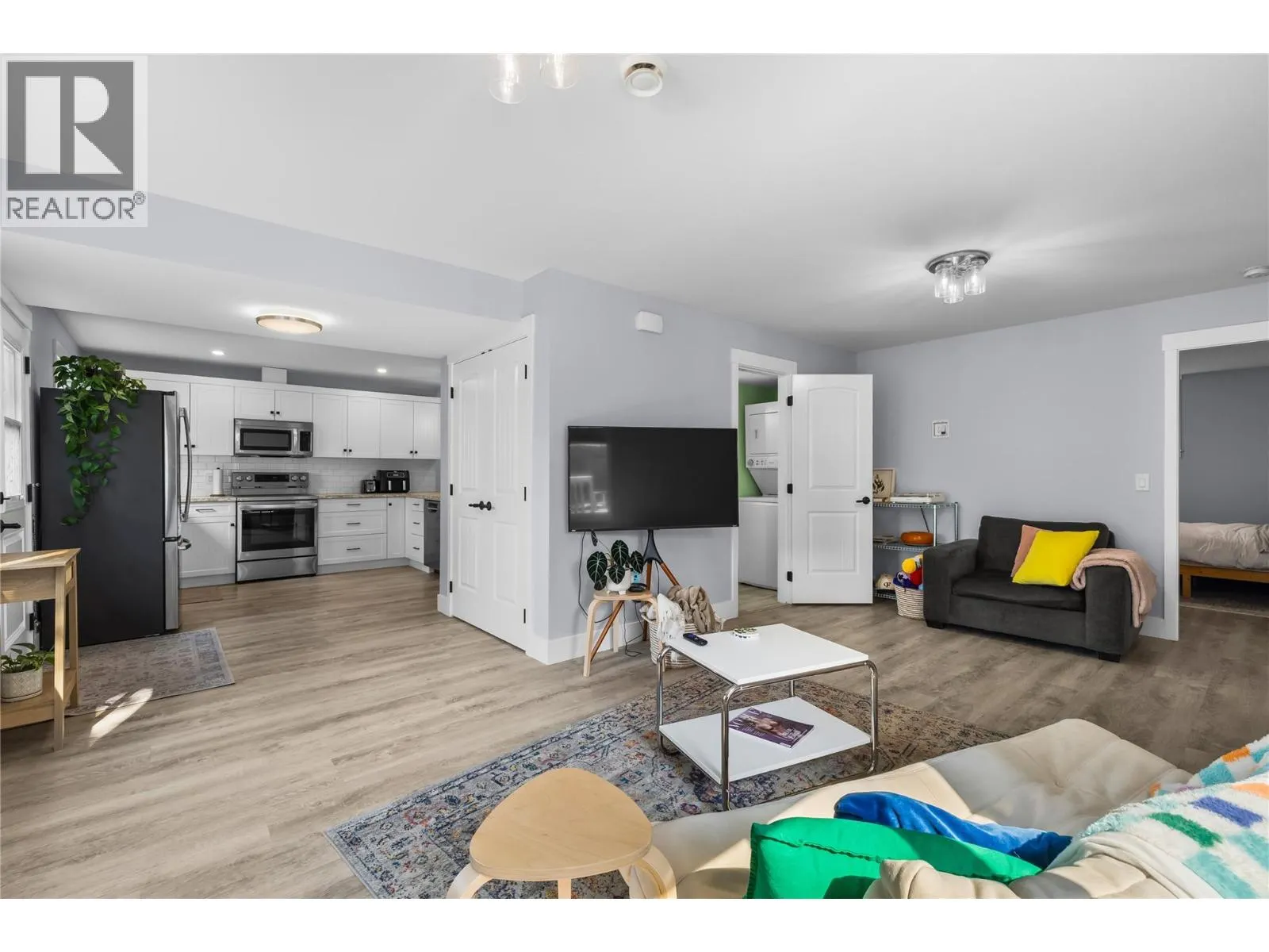 2180 Sunview Drive