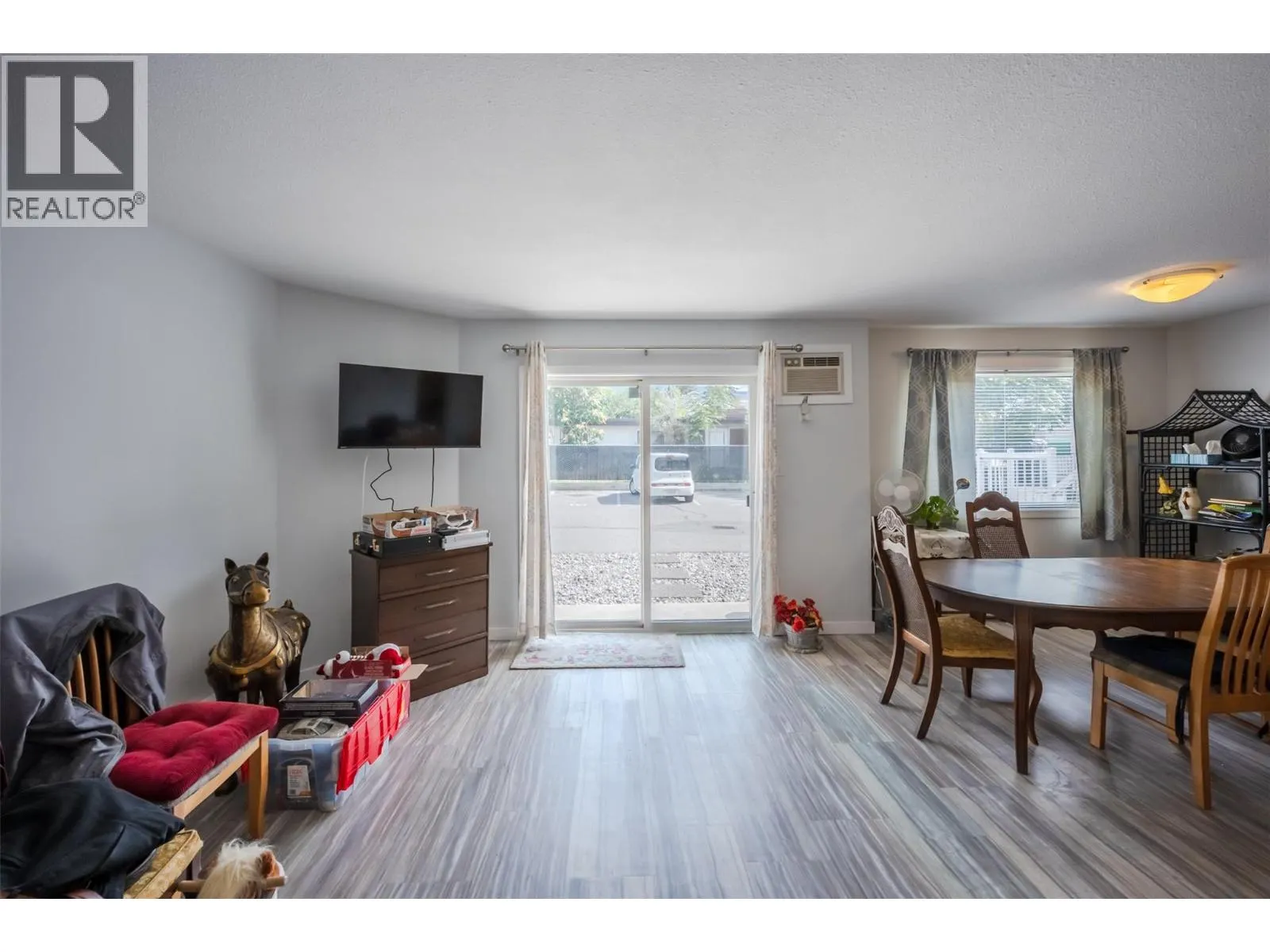 872 Fairview Road Unit# 103