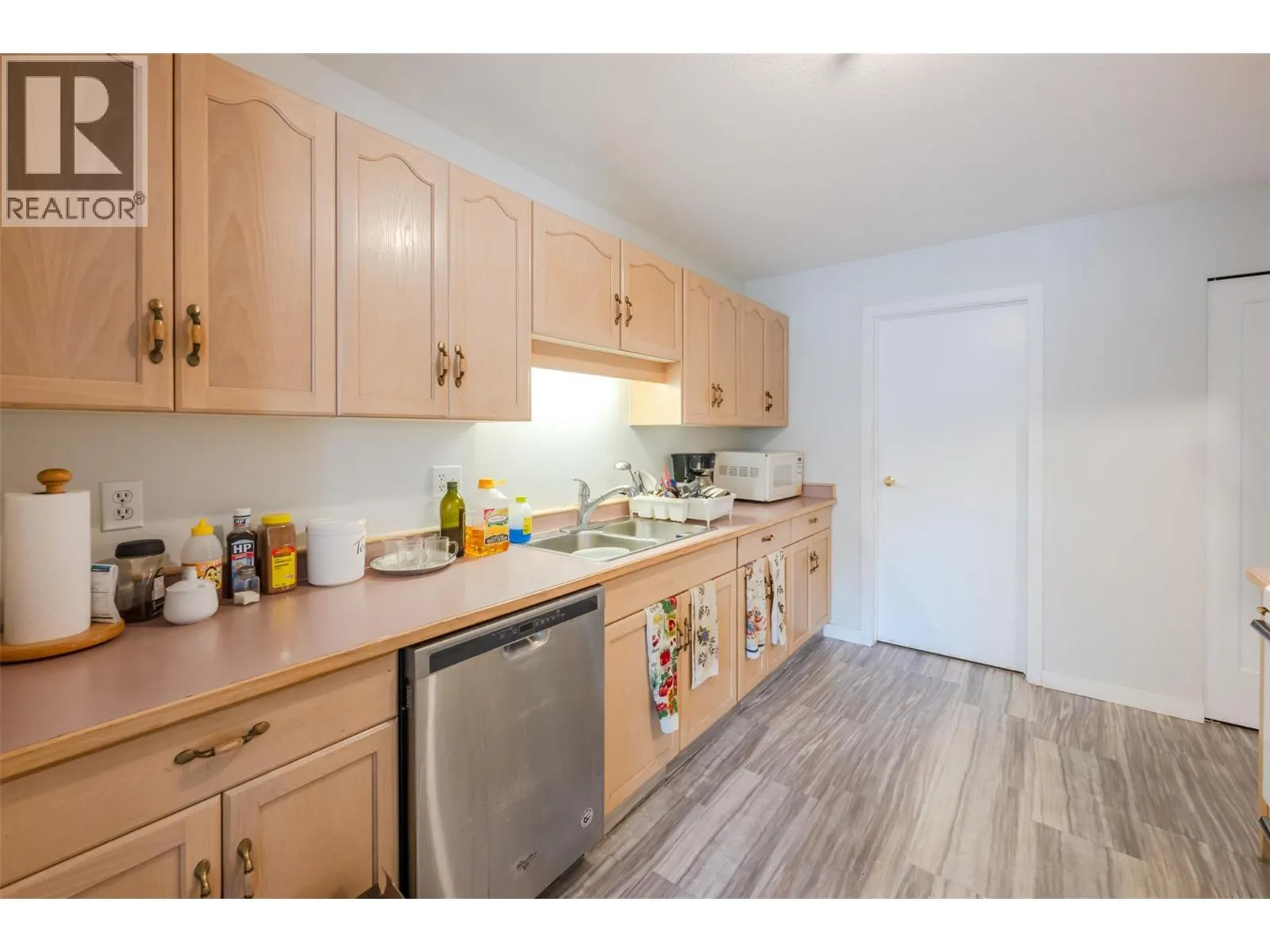 872 Fairview Road Unit# 103